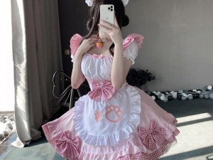 可爱女仆服装，让你体验不一样的角色扮演乐趣